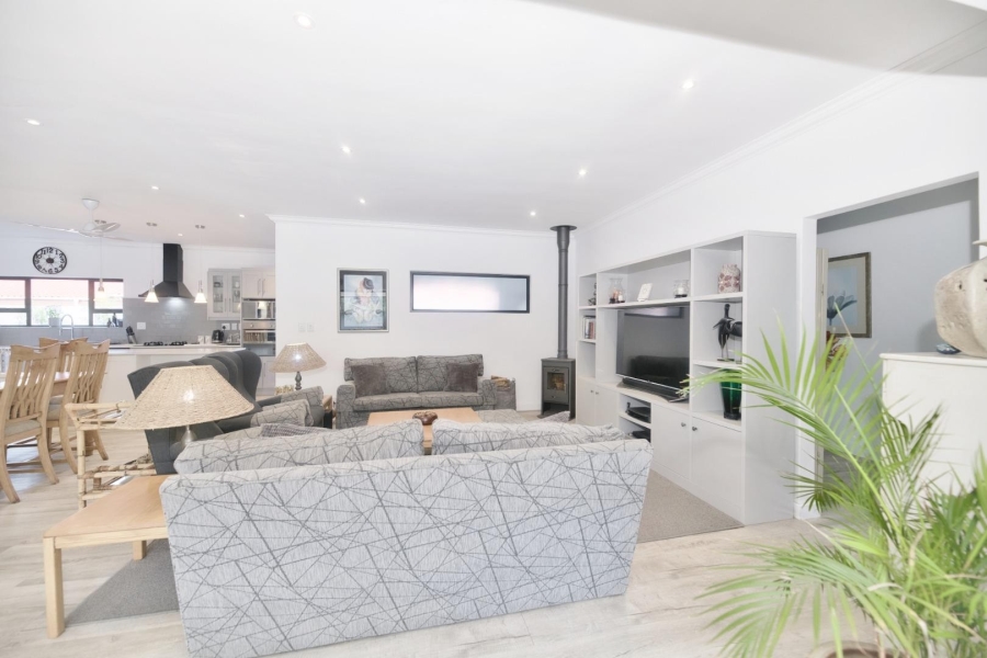 To Let 3 Bedroom Property for Rent in Northcliff Western Cape